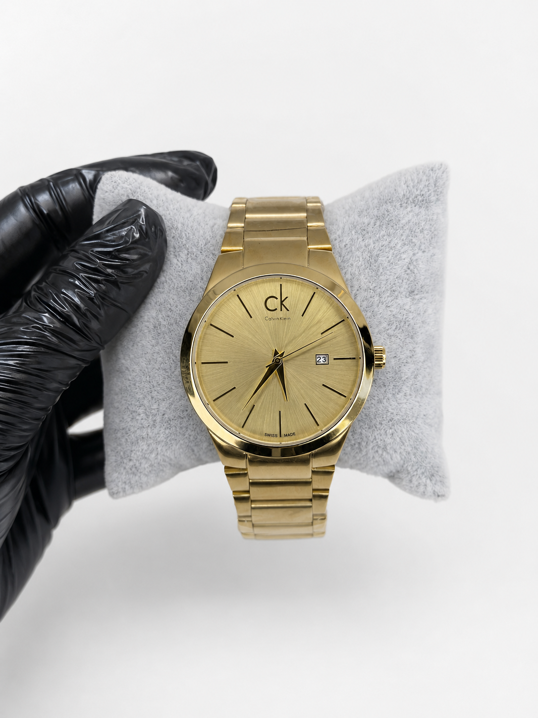 Calvin Klein Dourado — Mostrador Champagne