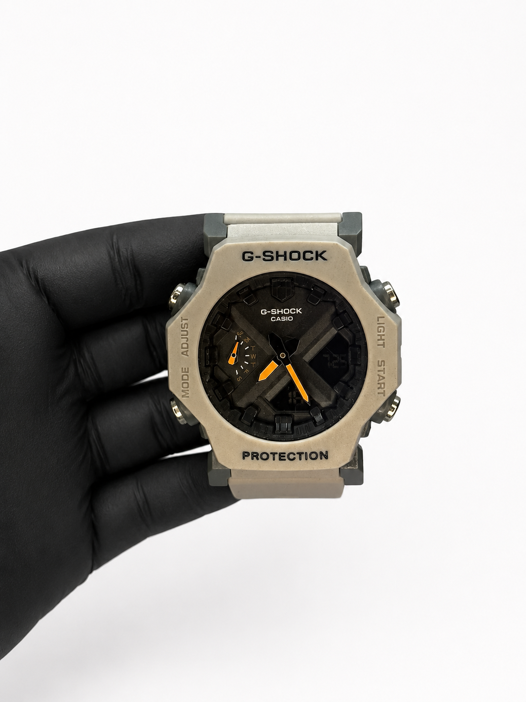 Relógio G-Shock Octogonal Cinza com Detalhes Laranja
