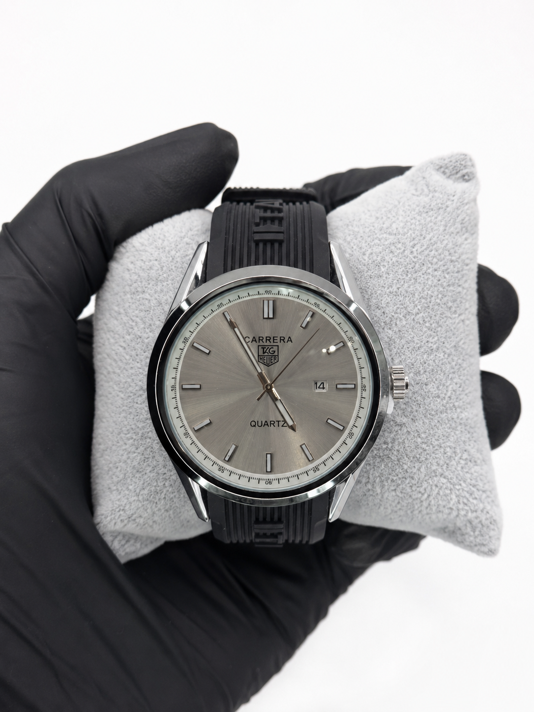 Relógio TAG Heuer Carrera Prata com Pulseira de Borracha